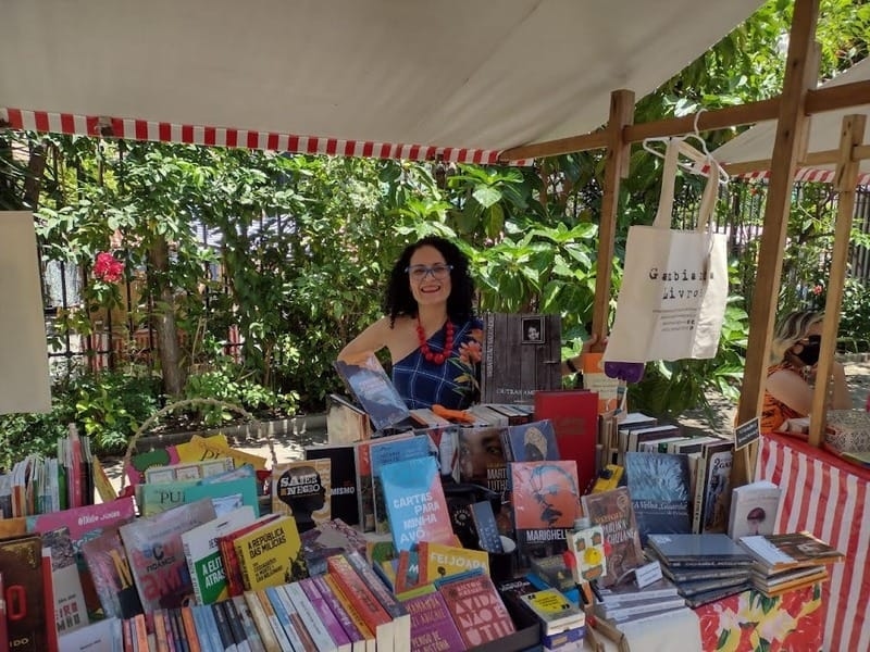 Entre a crise e a invenção: como nasce uma livraria itinerante no Brasil