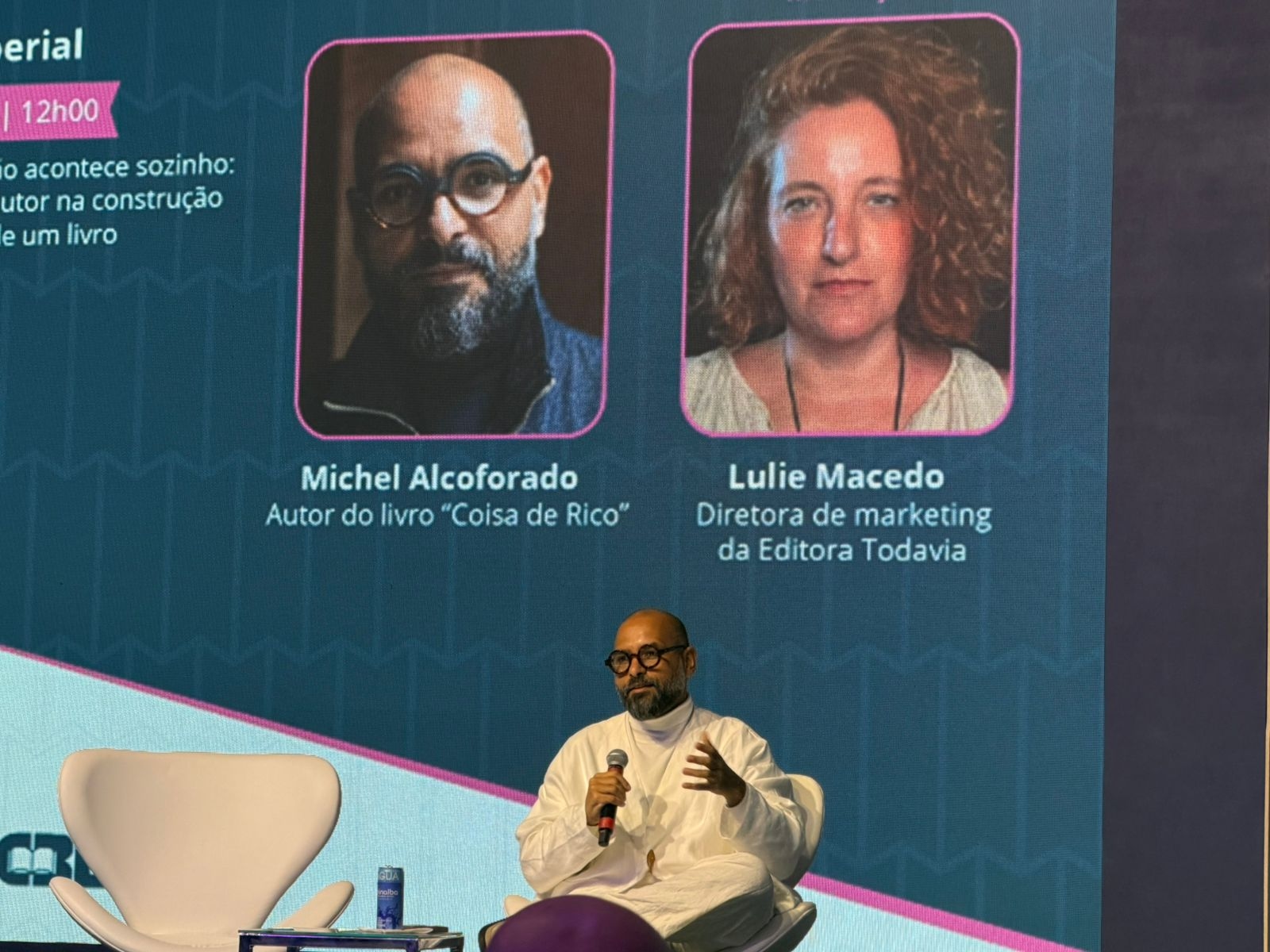 “Livro também é produto”: Michel Alcoforado provoca mercado editorial em mesa sobre best-sellers
